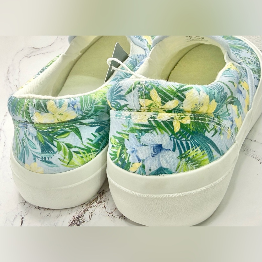 New Tommy Bahama Ferris Blue Floral Tropical Slip On Shoe Canvas Size 7.5 &8.5 - Picture 4 of 6